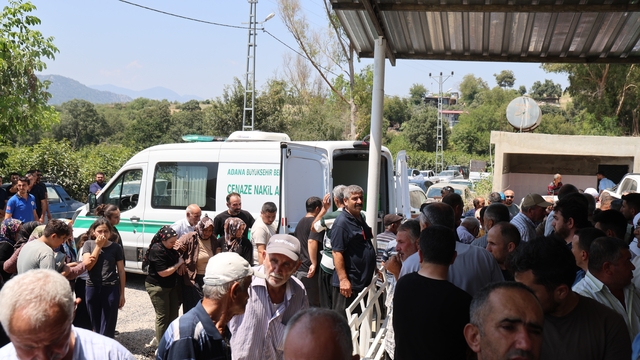 Traktör kazasında hayatını kaybeden muhtar dualarla son yolculuğuna uğurlandı