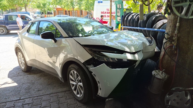Adıyaman'da otomobilin çarptığı yaya yaralandı