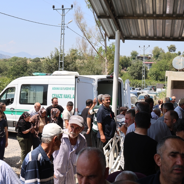 Traktör kazasında hayatını kaybeden muhtar dualarla son yolculuğuna uğurlan...
