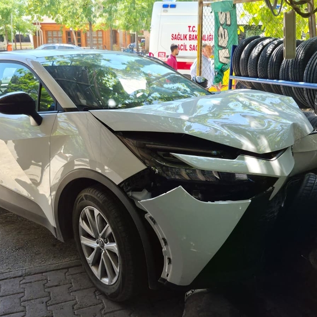 Adıyaman'da otomobilin çarptığı yaya yaralandı