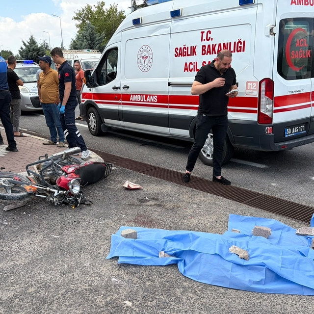 Devrilen motosikletin 14 yaşındaki sürücüsü öldü