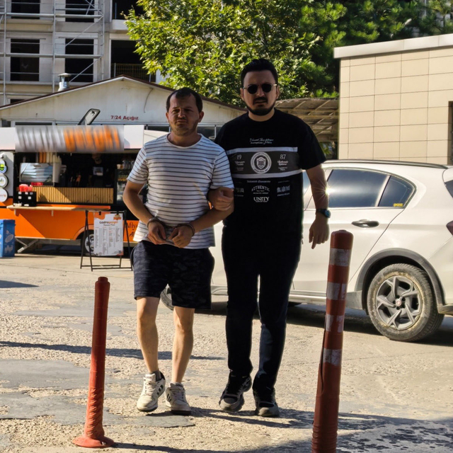 Polisten kaçan şüphelinin üzerinden ve aracından uyuşturucu çıktı