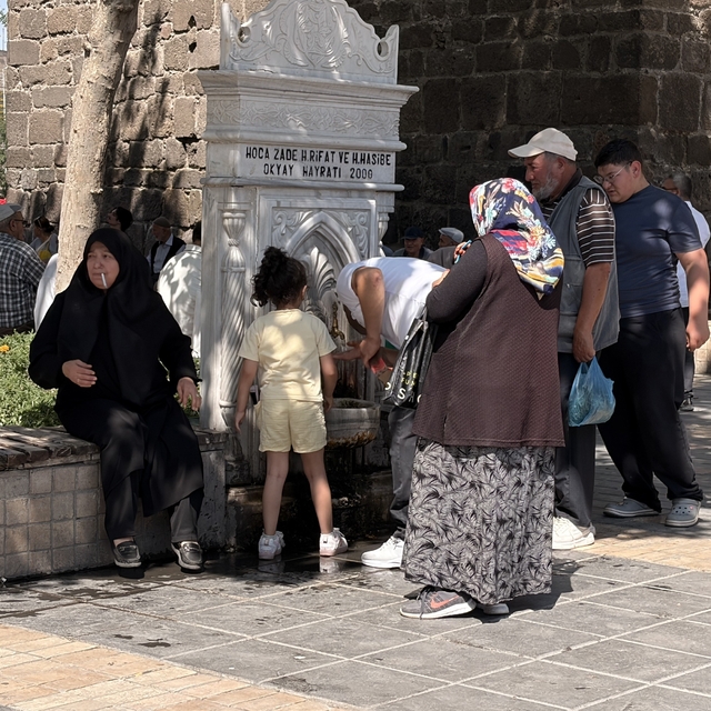 Kayseri'de termometreler 34 dereceyi gösterdi
Sıcaktan bunalan vatandaşlar...