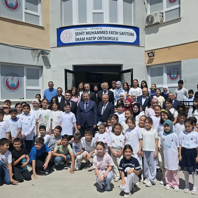TÜGVA Eskişehir Yaz Okulu'na Vali Yılmaz'dan anlamlı ziyaret