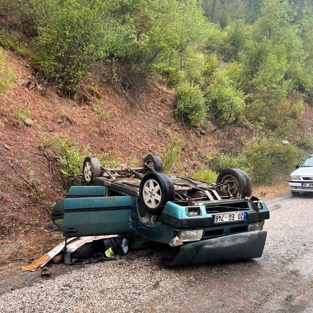 Takla atan otomobilde baba öldü, kızı yaralandı