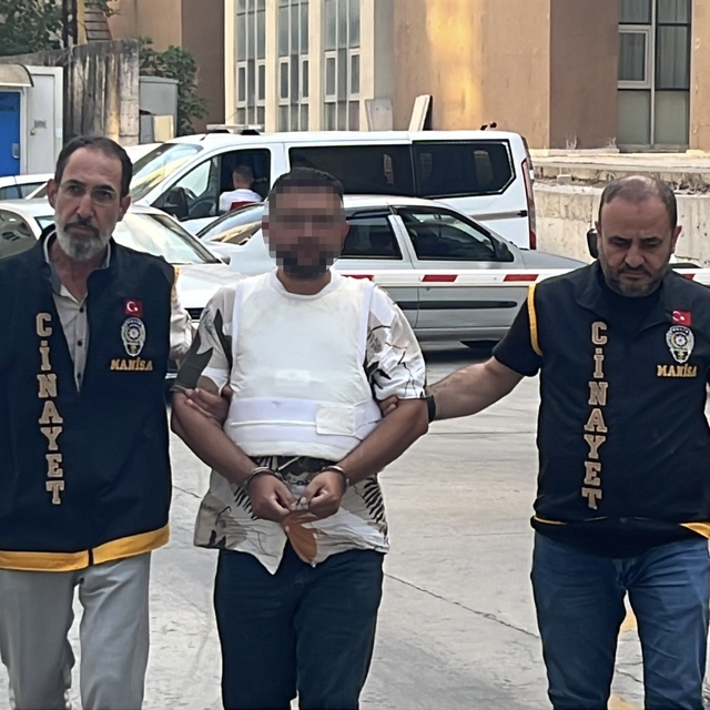 Manisa'da baba ve oğlunu öldüren zanlı İzmir'de yakalandı