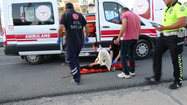 Malatya'da tarım işçilerini taşıyan minibüs tıra çarptı: 19 yaralı