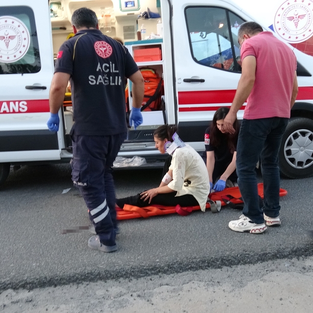 Malatya'da tarım işçilerini taşıyan minibüs tıra çarptı: 19 yaralı