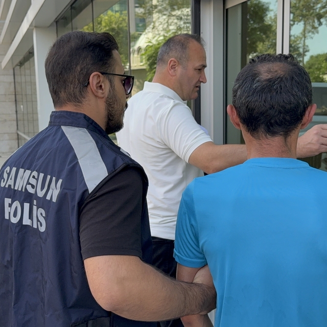 Kumsalda güneşlenen kadına cinsel taciz iddiasıyla gözaltına alındı