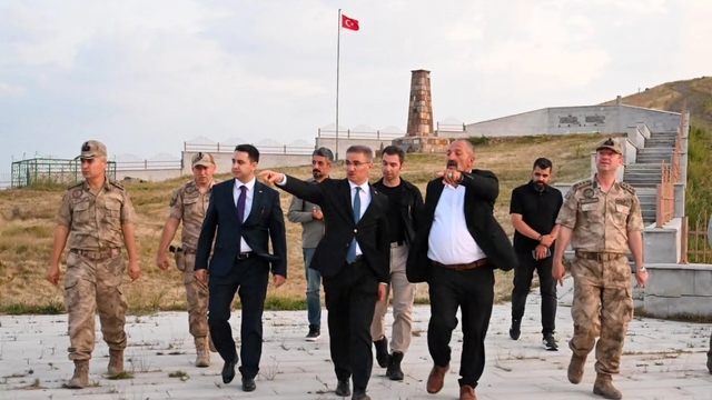 Vali Baruş'tan Şenkaya çıkarması