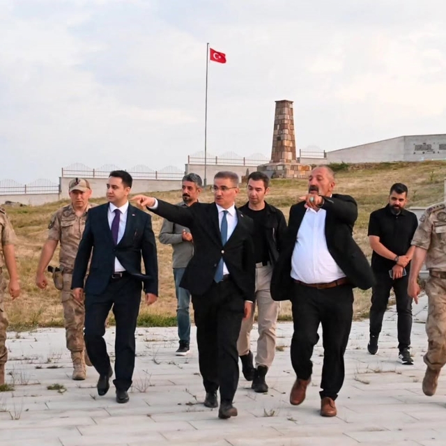 Vali Baruş'tan Şenkaya çıkarması