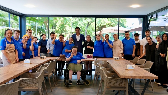 Düzce'de özel bireylerin çalıştığı Kusursuz Kafe 10 yaşında