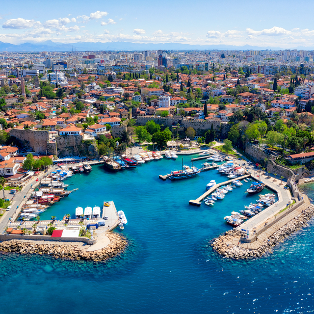 Antalya'da her 4 turistten 1'i Rus