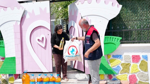 Düzce'de 5 litre atık yağ karşılığında 1 litre yağ hediye
Hem çevreye hem altyapıya zararlı