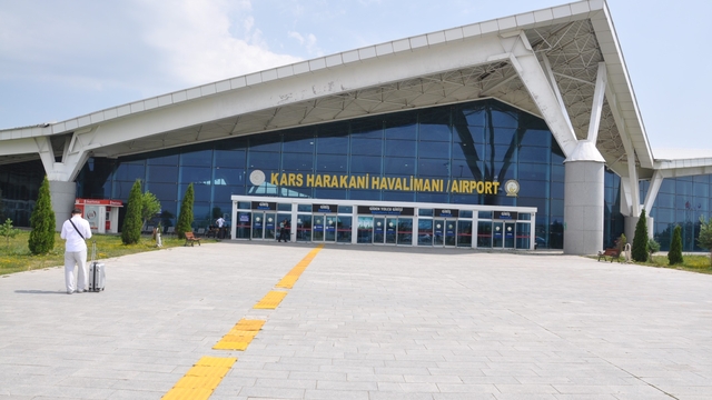 Kars Harakani Havalimanı'nda yolcu trafiği artıyor: İlk 6 Ayda 307 bin 797 yolcuya hizmet verildi