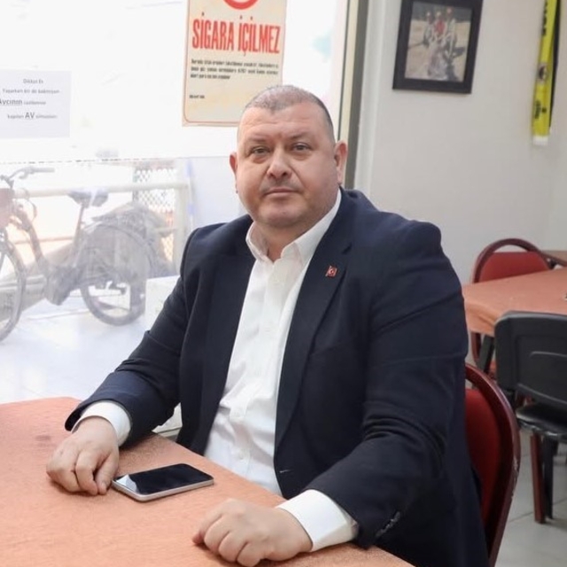 Menderes Belediyesine operasyon: Başkan ve 13 kişi gözaltında
