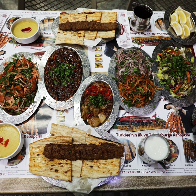 Adana kebabı Ermenistan'da gündem oldu, Adana'dan davet geldi
Adana kebabı...