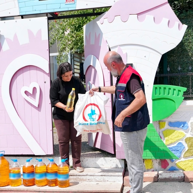 Düzce'de 5 litre atık yağ karşılığında 1 litre yağ hediye
Hem çevreye hem a...