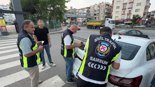 Samsun'da 'korsan taksi' denetimi: 3 sürücüye 300 bin TL ceza