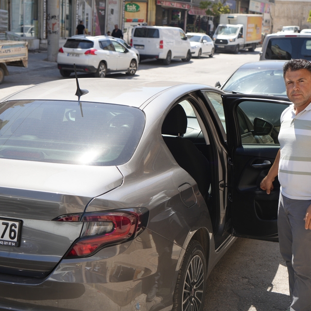 Sıfır aldığı Tofaş Fiat marka araç boyalı ve hasarlı çıktı
2026 model diye...