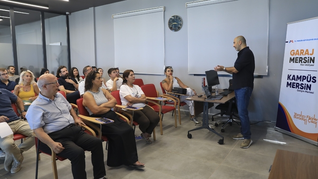 Mersin'de gençler dijital kariyer için LinkedIn eğitimi aldı