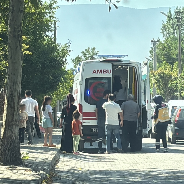 Bolu'da genç kız balkondan düştü