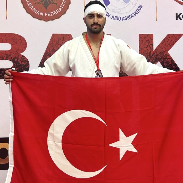 Başından sakatlandı pes etmeyerek Balkan üçüncüsü oldu