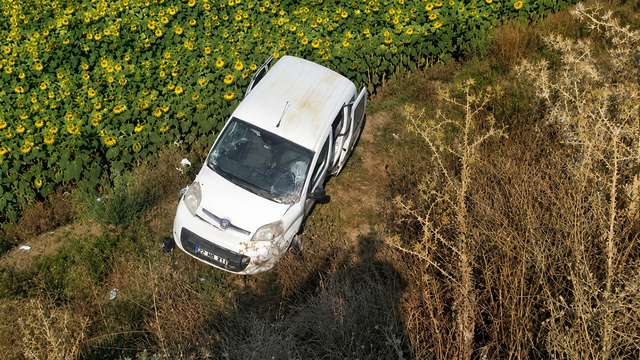 Yoldan çıkan hafif ticari araç takla attı: 1 ölü, 1 yaralı
