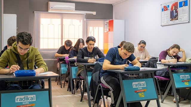 Radikal Eğitim'den YKS'ye hazırlıkta büyük destek
