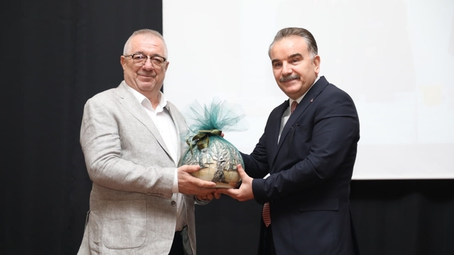 Edremit Kaymakamı Ahmet Odabaş'a vefa gecesi