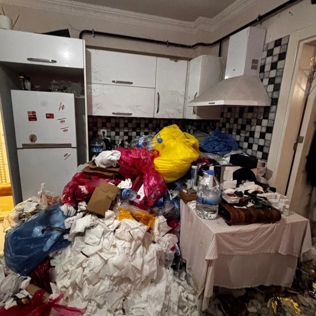 Evini çöplüğü çeviren hemşire hakkında hukuki süreç başlatıldı