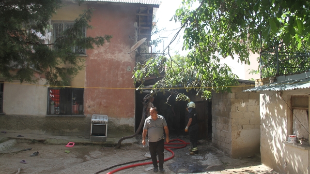 Beyşehir'de peş peşe çıkan iki ayrı yangın paniğe neden oldu