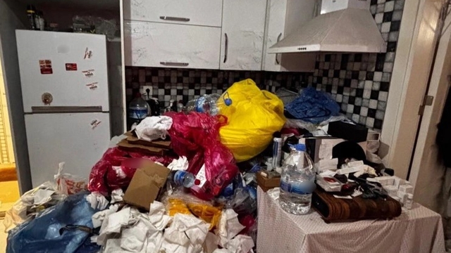 Evini çöplüğü çeviren hemşire hakkında hukuki süreç başlatıldı