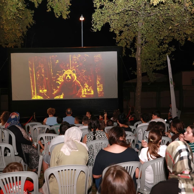 Osmangazi'de yazlık sinema çocukları buluşturdu