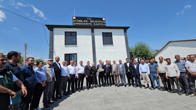 Bitlis Valisi Ahmet Karakaya, Adilcevaz'da çiftçilerle buluştu