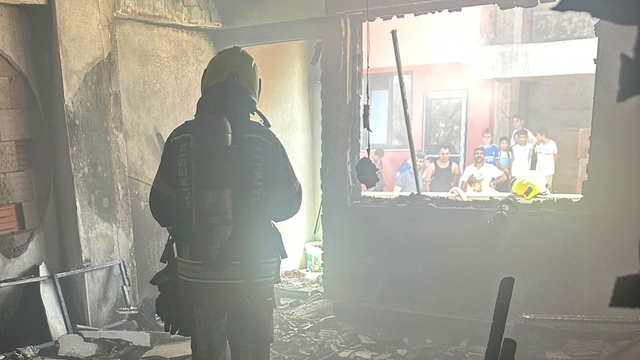 Bandırma'da apartman dairesinde çıkan yangın söndürüldü