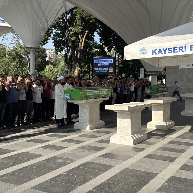 Kavgada bıçaklanarak öldürülen şahıs toprağa verildi