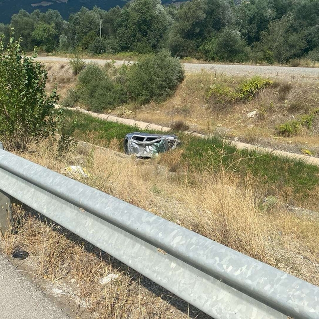 Anne ve 2 yaşındaki oğlu kazada yaralandı