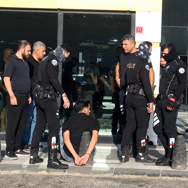 Şanlıurfa'da bıçaklı kavga; 3 yaralı, 4 gözaltı