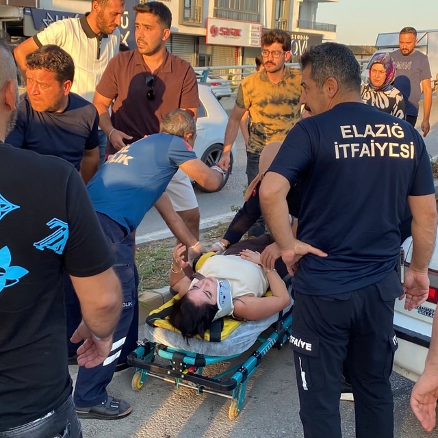 Elazığ'da zincirleme trafik kazası: 3 yaralı