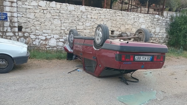 Kontrolden çıkan otomobil ters döndü: 1 yaralı