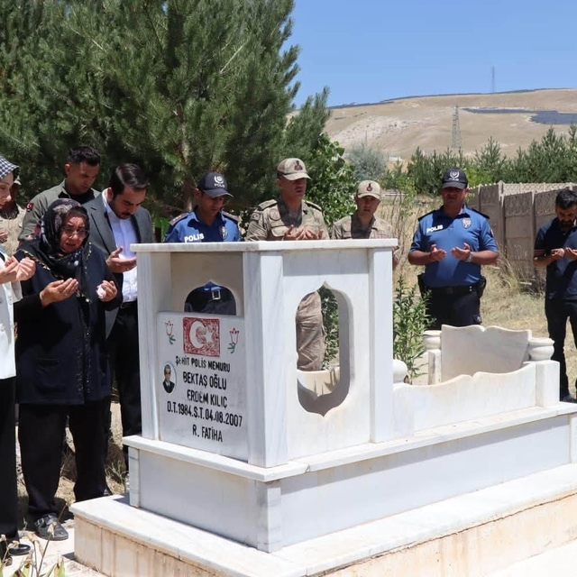 Şehit polis Erdem Kılıç, şehadetinin yıl dönümünde dualarla anıldı
