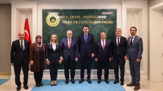 Bilecik heyeti Bakan Kurum'la yatırımları masaya yatırdı