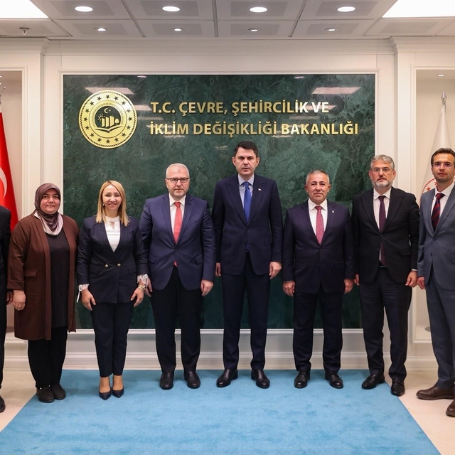 Bilecik heyeti Bakan Kurum'la yatırımları masaya yatırdı