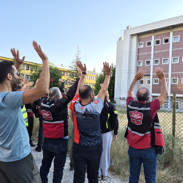 Motosikletlilerden onkoloji servisindeki çocuklara sürpriz
Konvoy halinde h...