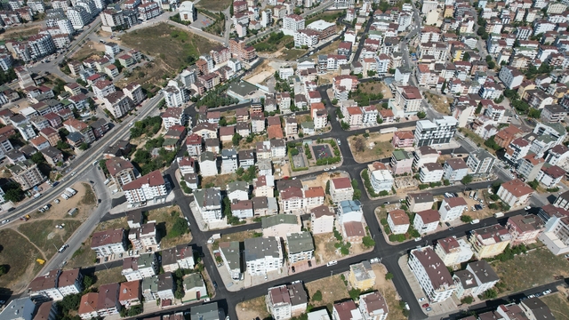 Çayırova'da Özgürlük Mahallesi'ne 4 bin ton asfalt serildi