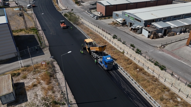 Büyükşehir'den Sazyolu Caddesi'nde 35 milyon TL'lik asfalt çalışması