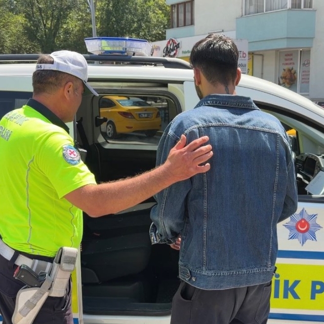 Bolu'da trafiği kapatıp meşale yakan asker konvoyuna ceza yağdı