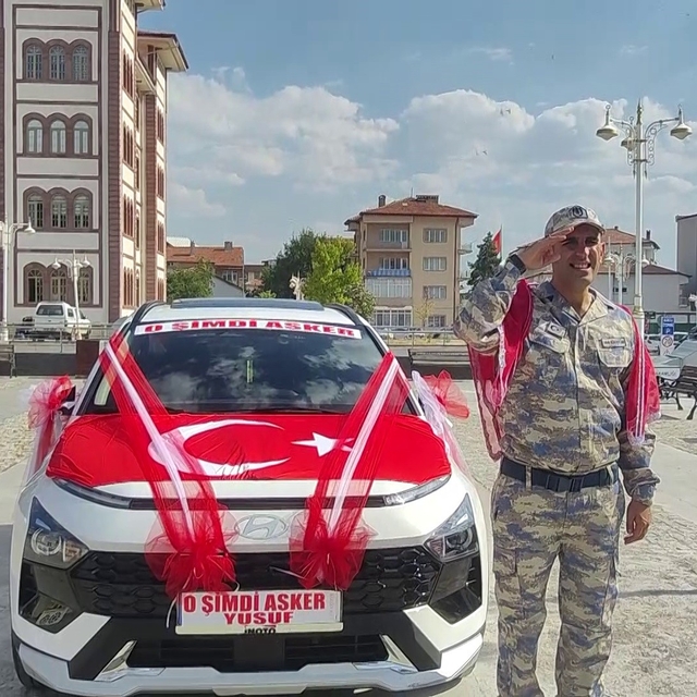 Askerlik hayalini temsili eğlence ile gerçeğe dönüştürdüler
Zihinsel engell...