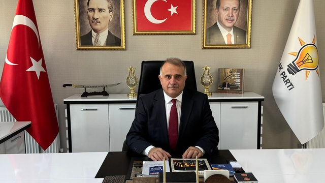Çorum'da yeni kurulan 2. OSB'de yer tahsis tartışması Ahlatcı Holding savunma yatırımı için Çorum 2. Organize sanayi bölgesinin 281,5 hektarlık alanının tamamına yakınını istedi, OSB yönetimi 167 hektarlık alanda çözüm sundu